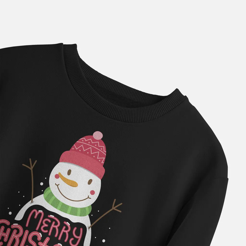 sweatshirt_02_christmas_black_closeup1.webp