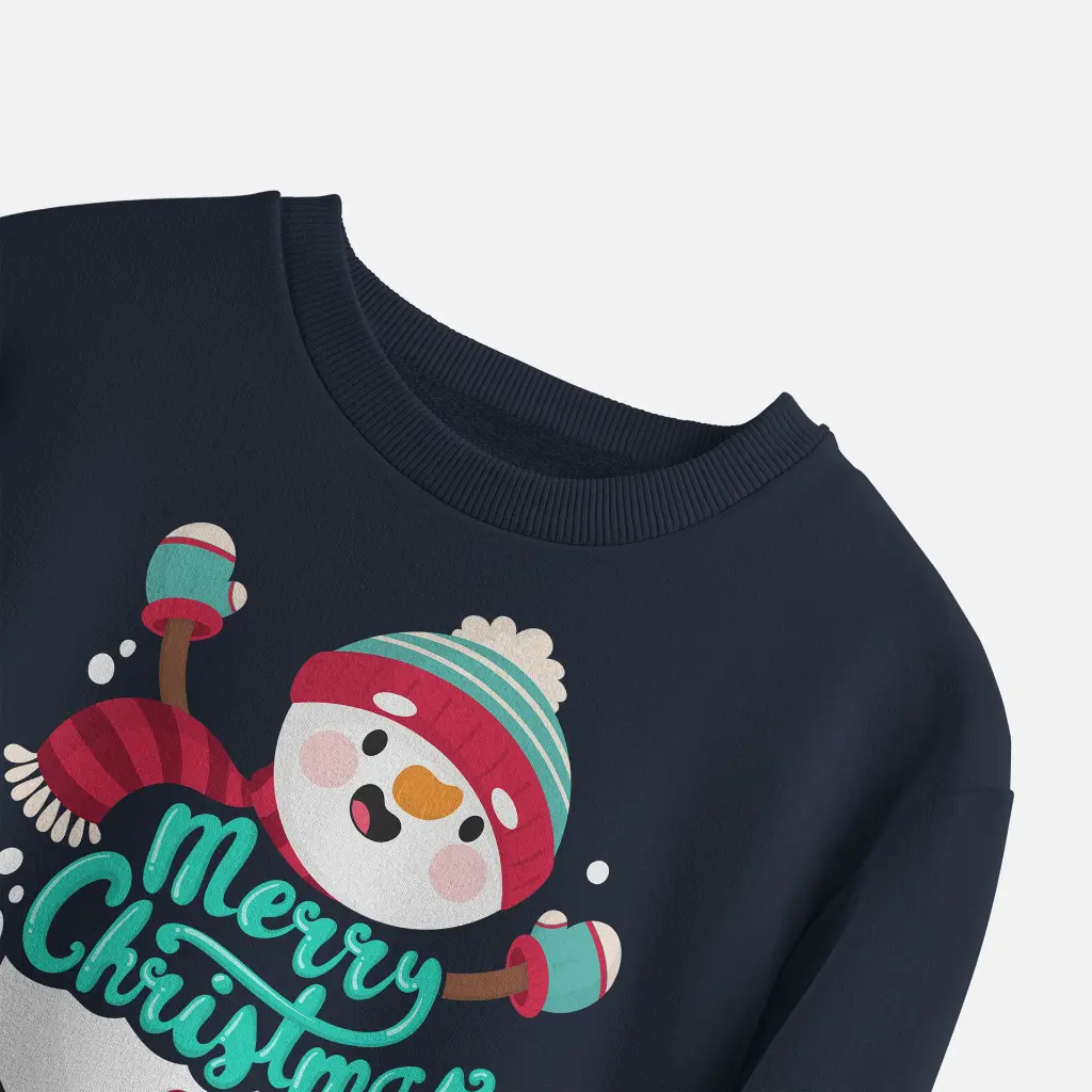 sweatshirt_03_christmas_navyblazer_closeup1.webp