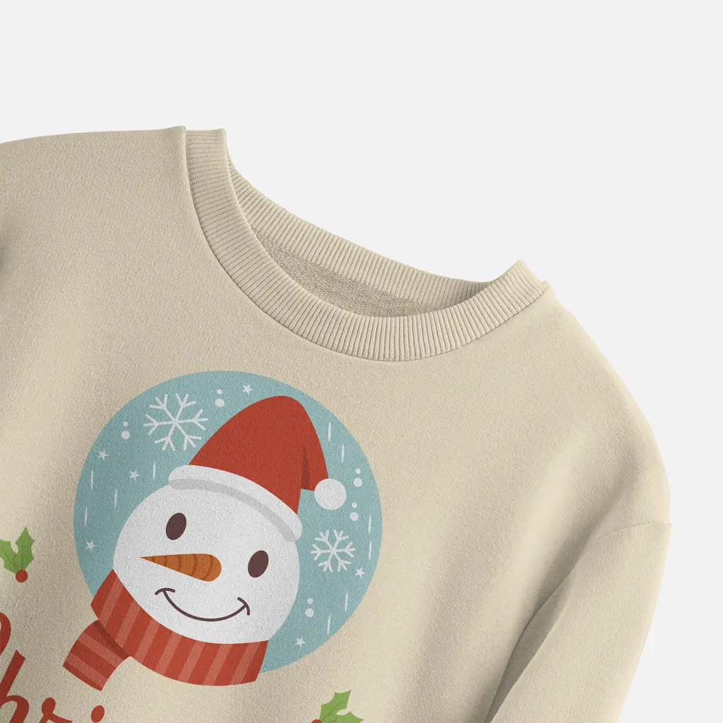 sweatshirt_05_christmas_bone_closeup1.webp