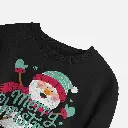 sweatshirt_09_christmas_black_closeup1.webp